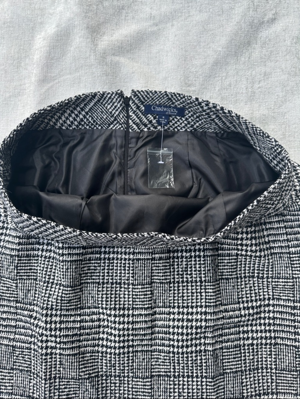 Chadwicks of Boston Black & White Glen Plaid Pencil Skirt Women's Size 16 Wool - Picture 2 of 8